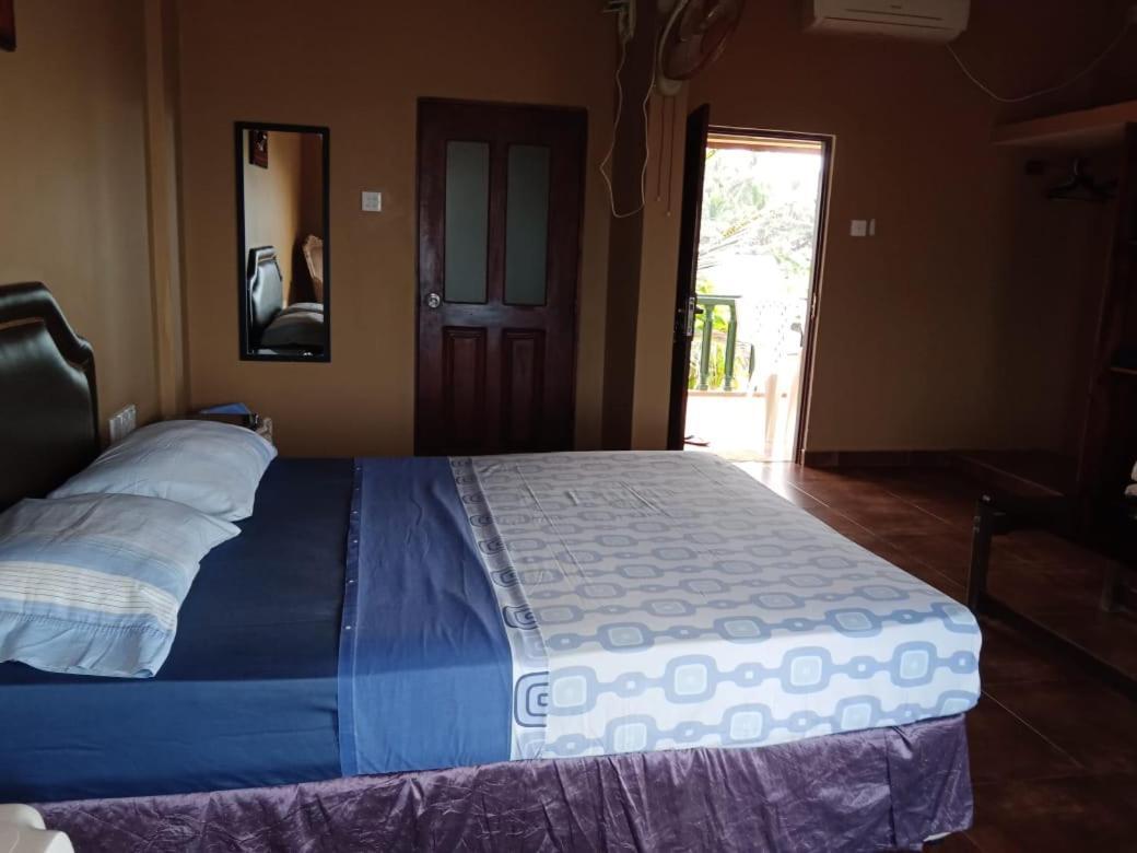 Sea Bay Resort Wennappuwa ภายนอก รูปภาพ