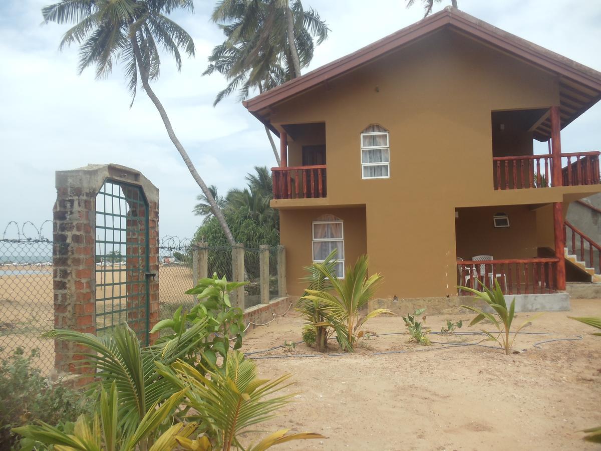 Sea Bay Resort Wennappuwa ภายนอก รูปภาพ