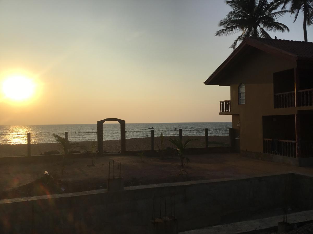 Sea Bay Resort Wennappuwa ภายนอก รูปภาพ